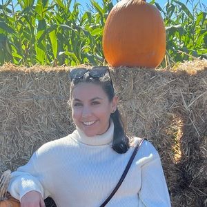 Meet your Posher, Parmida